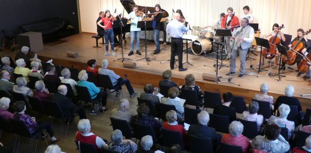 fruehgahr-wenn-de-schwalble-kumme2015